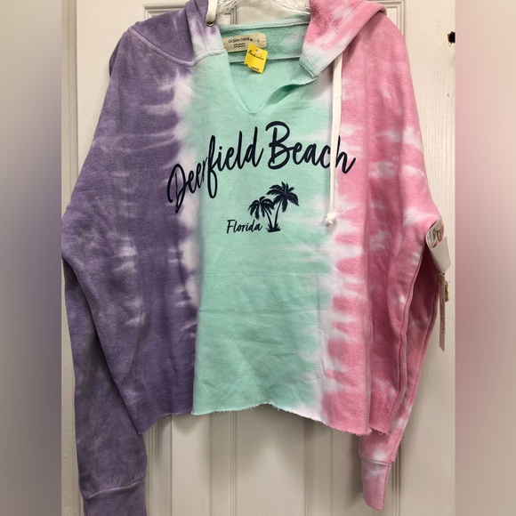 Tops - Ocean Drive Cropped Hoodie NWT Large